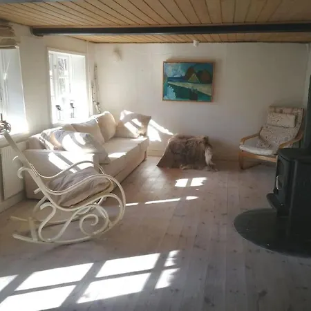 Gemuetliches Reetdachhaus Mit Kaminofen אכסניה *