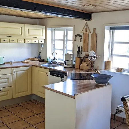 Gemuetliches Reetdachhaus Mit Kaminofen אכסניה ריבה