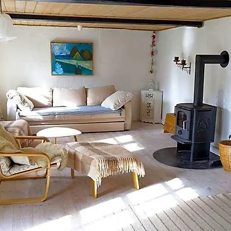 Gemuetliches Reetdachhaus Mit Kaminofen Hostel *